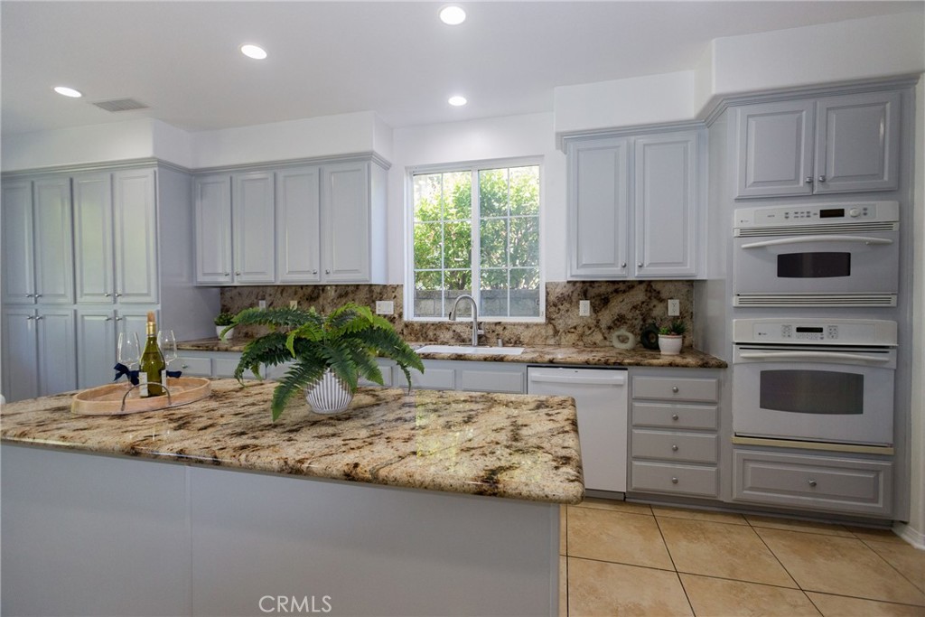 16843 Tamarind Court Property Photo 11