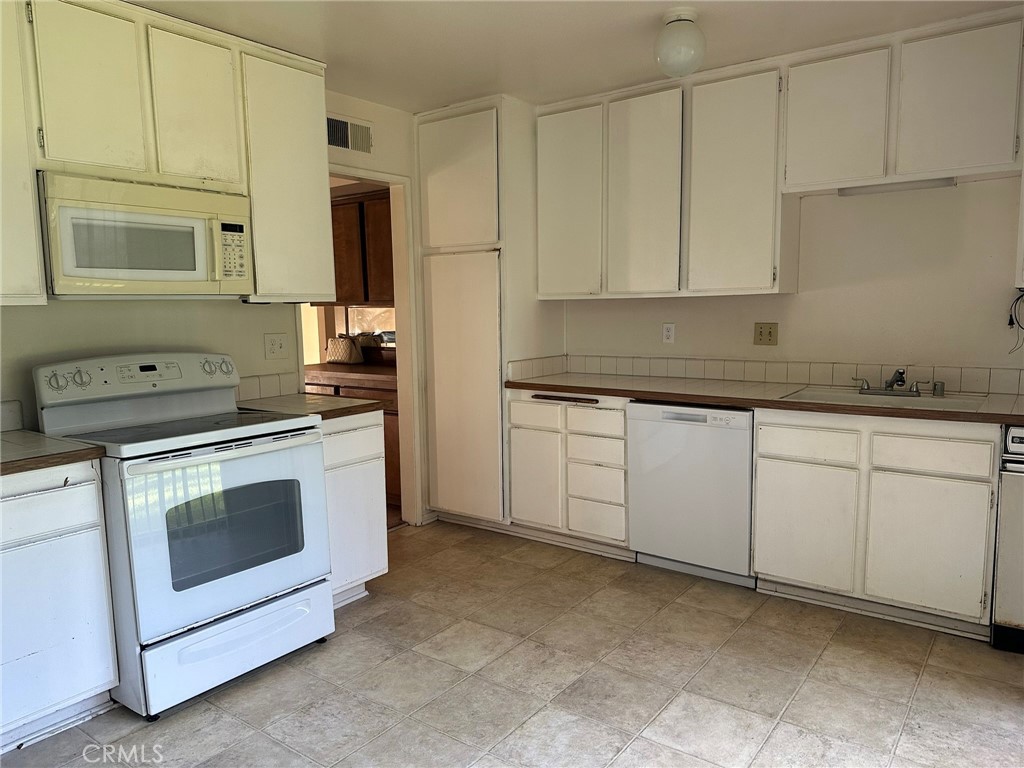 16238 Sierra Pass Property Photo 7