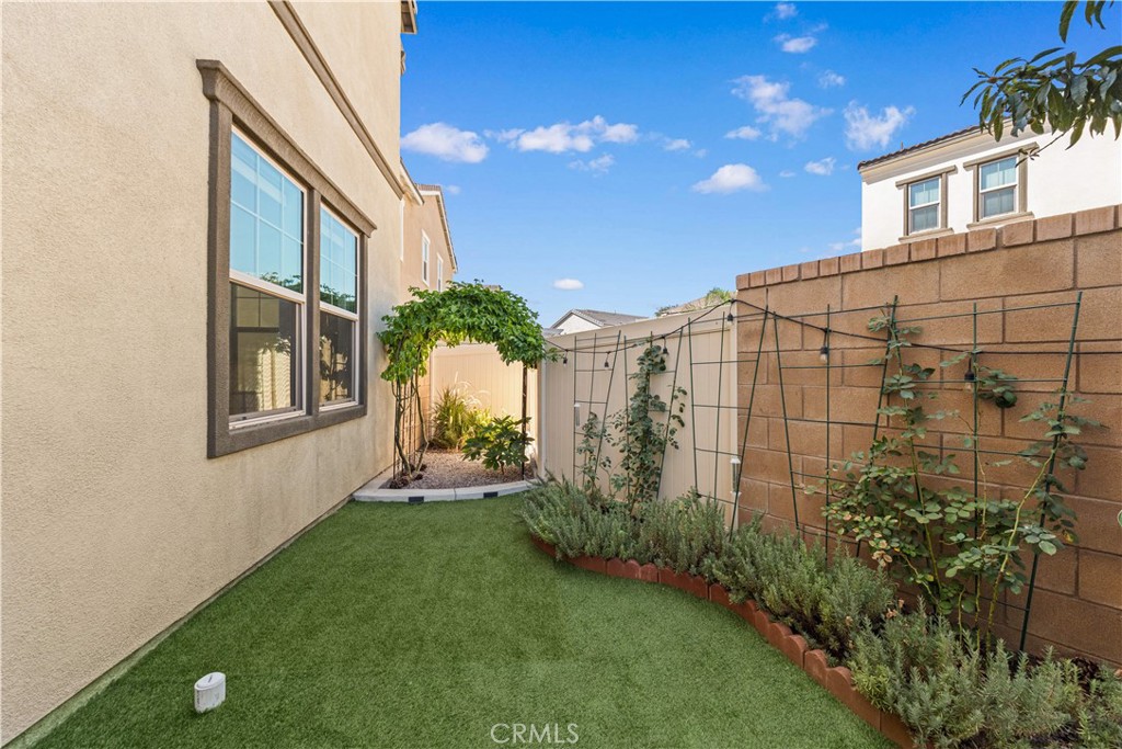 4838 S Monarch Property Photo 36