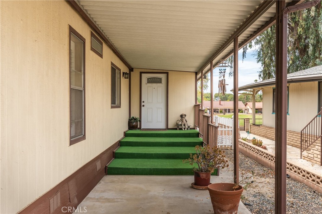 1425 Lodgepole Property Photo 4