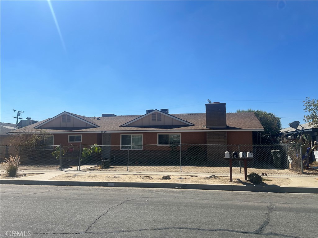 1569 W Ramona Property Photo 1