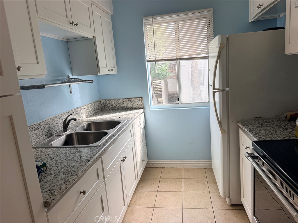 1661 Neil Armstrong 242 Property Photo 2