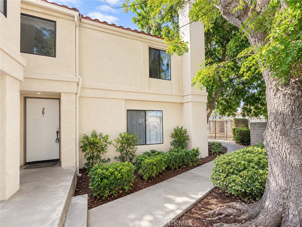 440 Anderwood Court 20 Property Photo 2