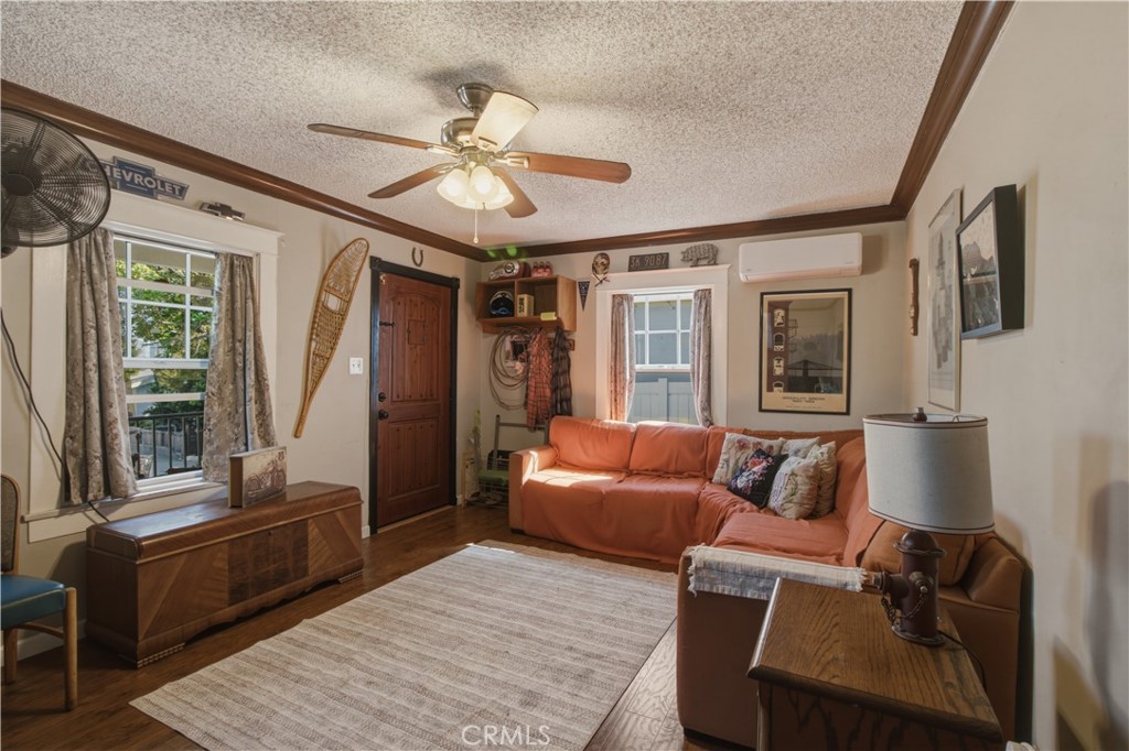 337 N Occidental Property Photo 4