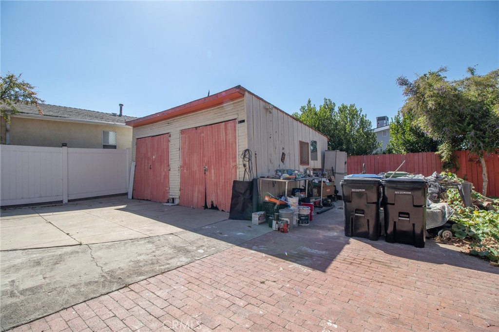 337 N Occidental Property Photo 15