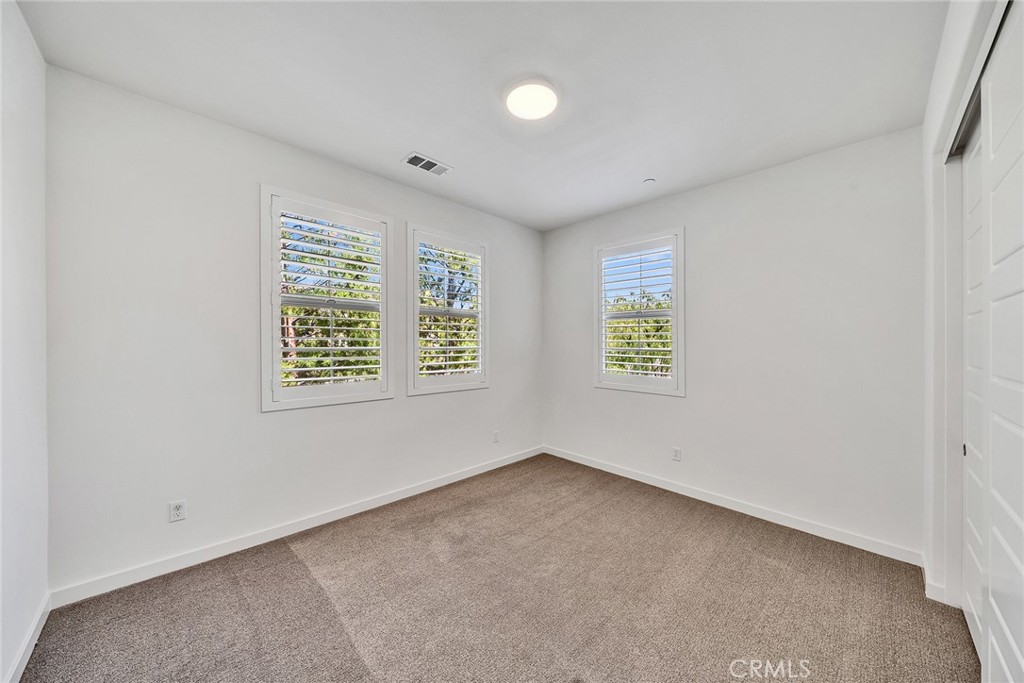182 Finch Property Photo 21