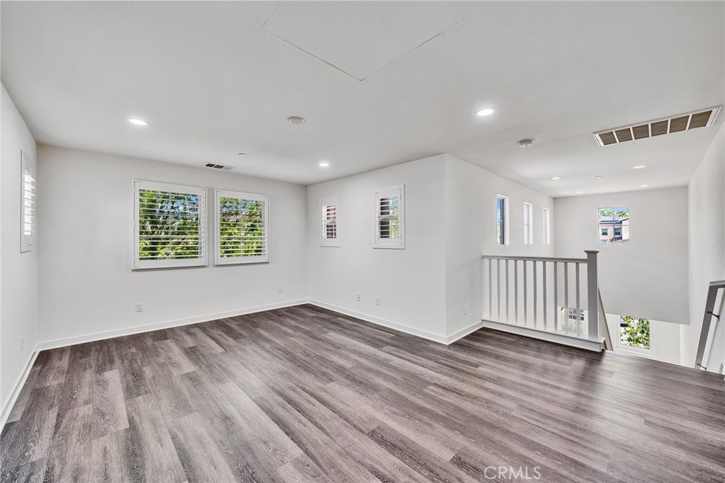 182 Finch Property Photo 28