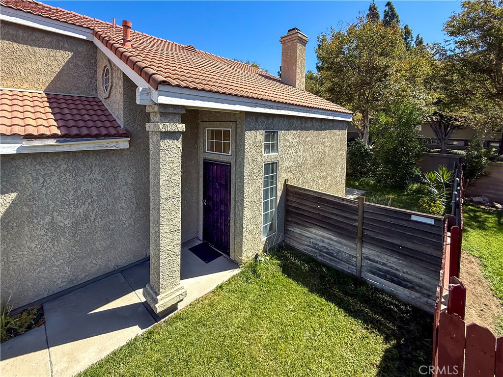 7671 Barrington Court Property Photo 4