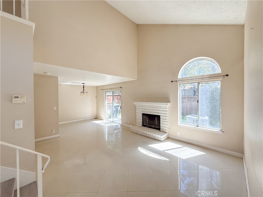 7671 Barrington Court Property Photo 9