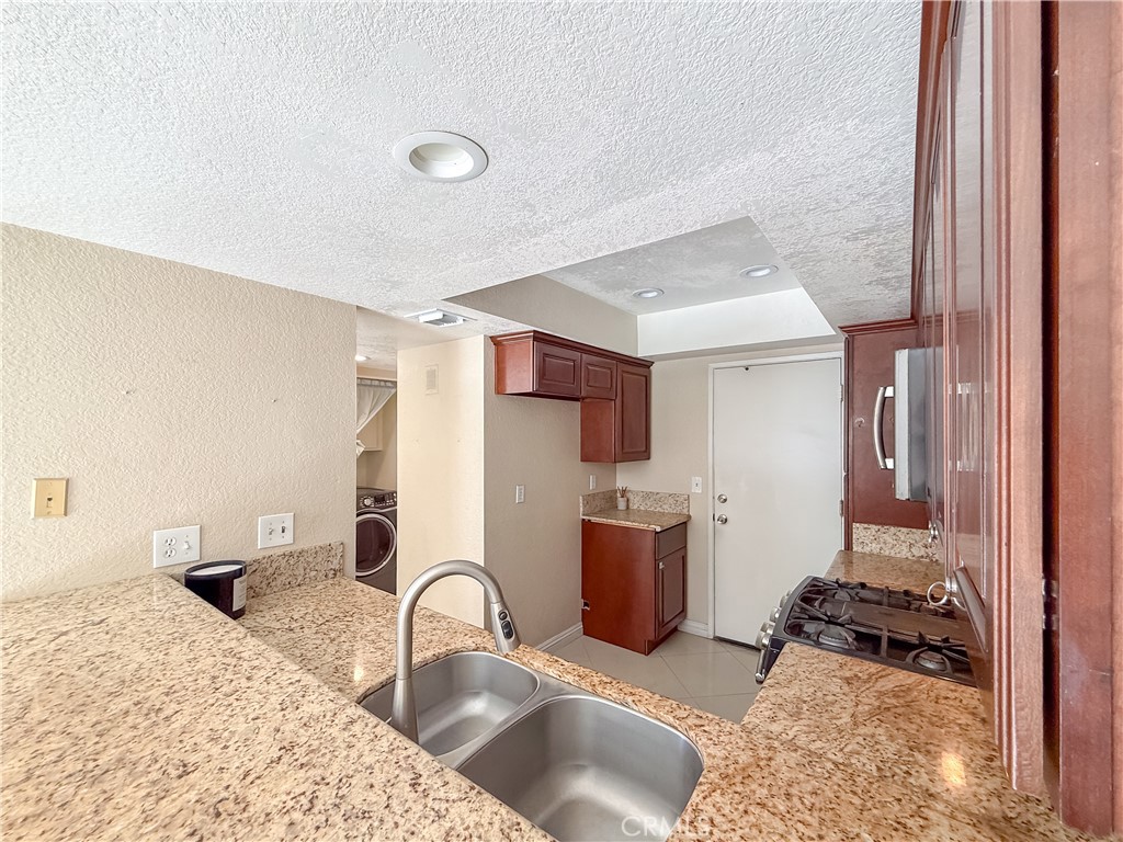 7671 Barrington Court Property Photo 14