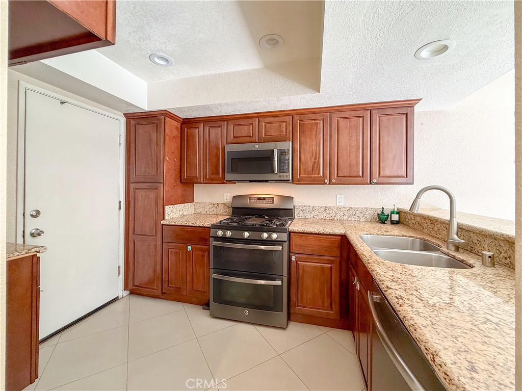 7671 Barrington Court Property Photo 16