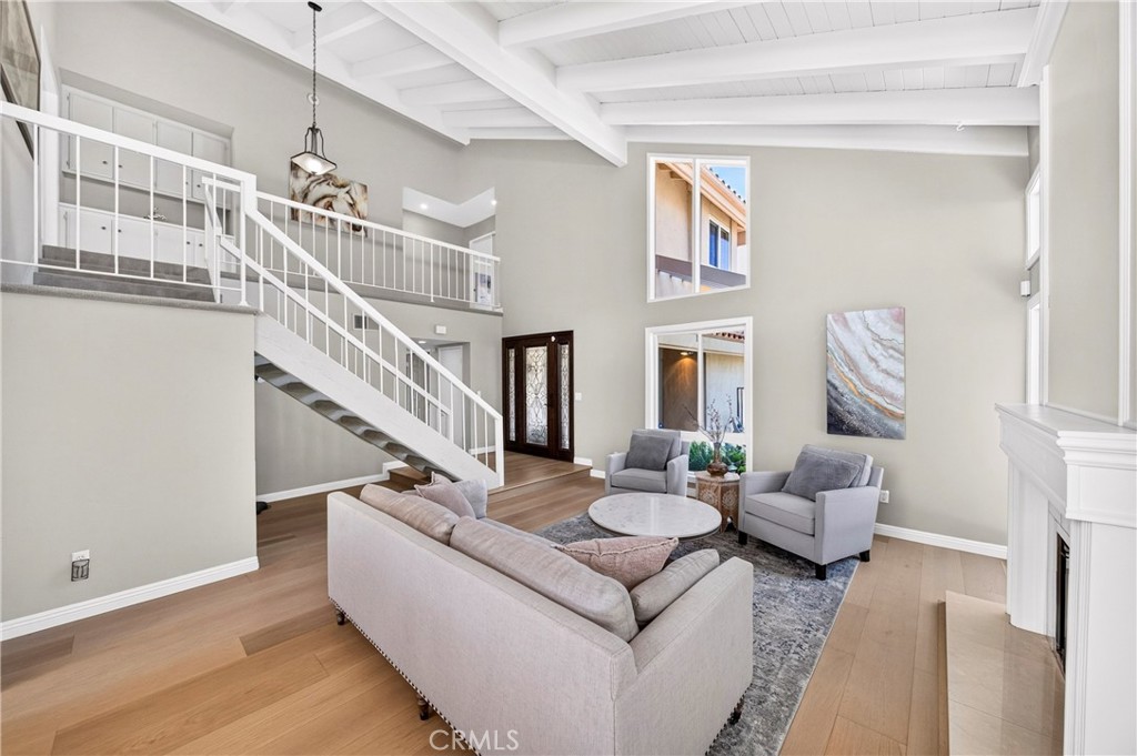 618 Brookline Place Property Photo 5