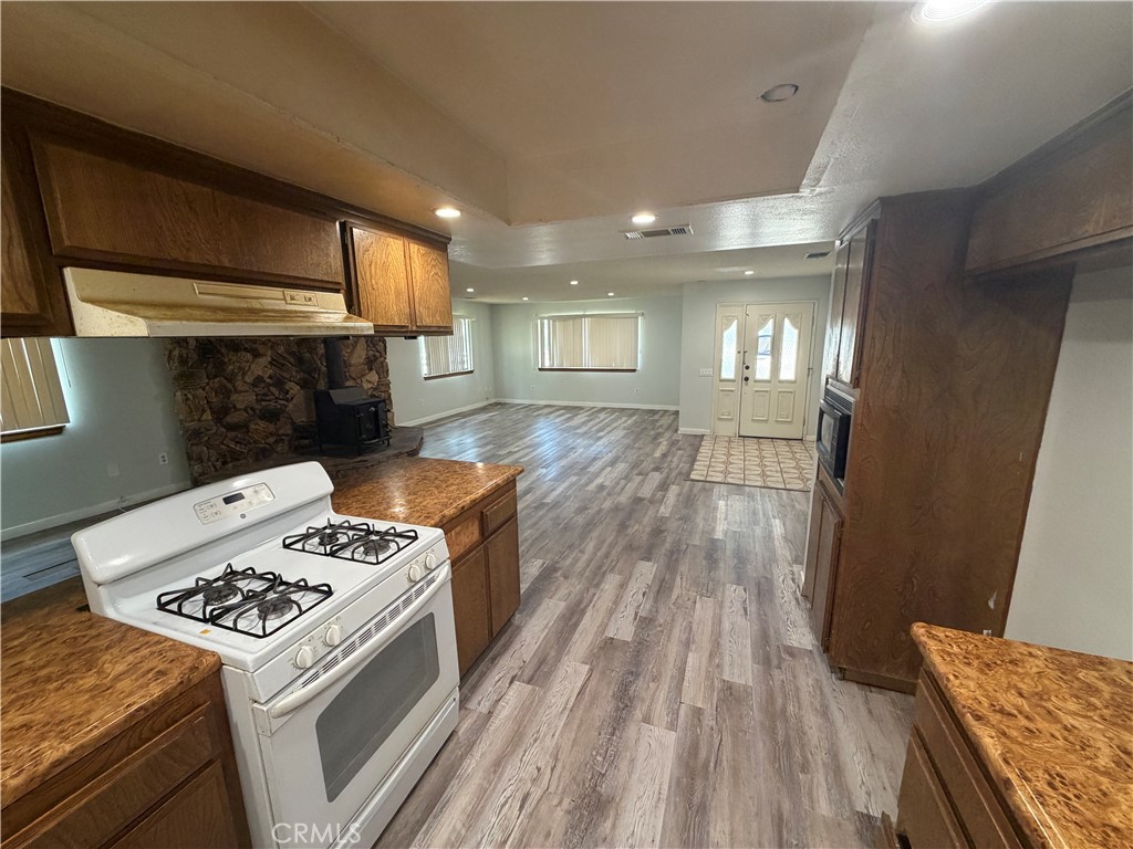 15000 Sage Property Photo 6