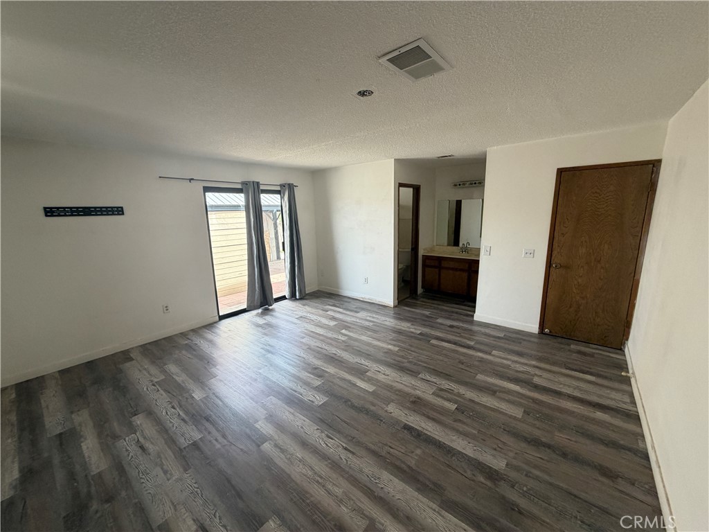 15000 Sage Property Photo 11