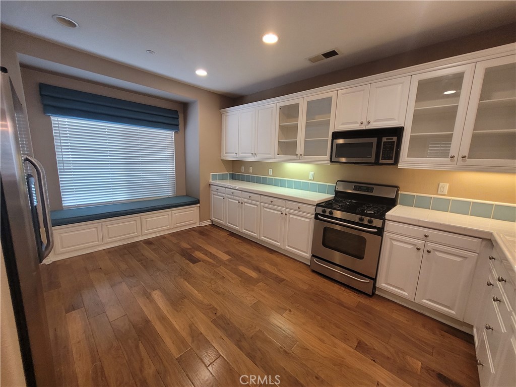 4022 Sutton Court Property Photo 2