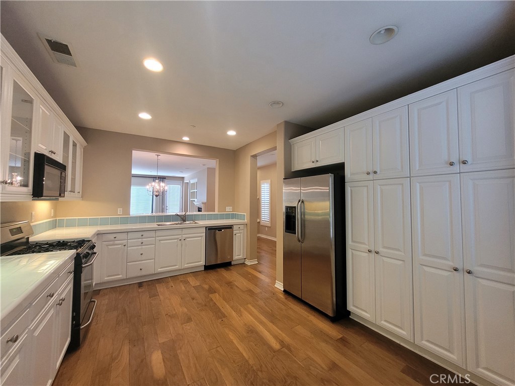 4022 Sutton Court Property Photo 3