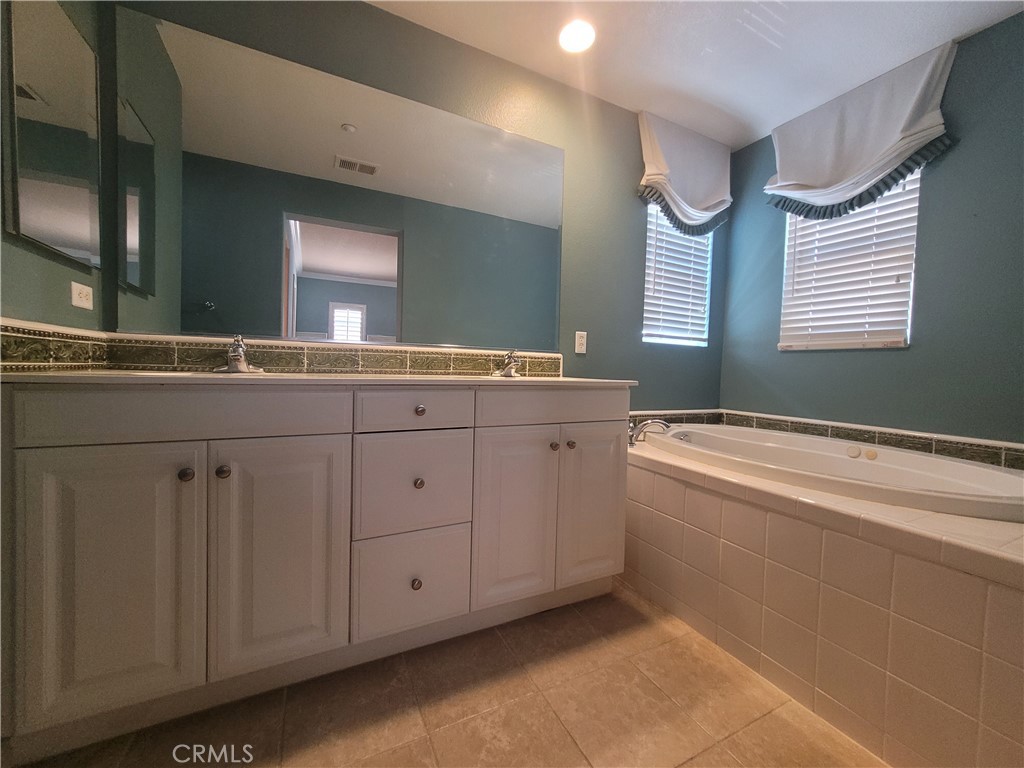 4022 Sutton Court Property Photo 15