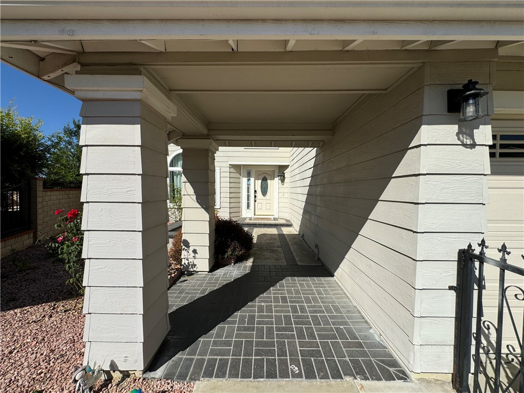 13745 Moonshadow Place Property Photo 3