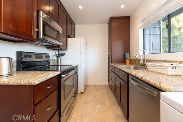 226 Springview Property Photo 6
