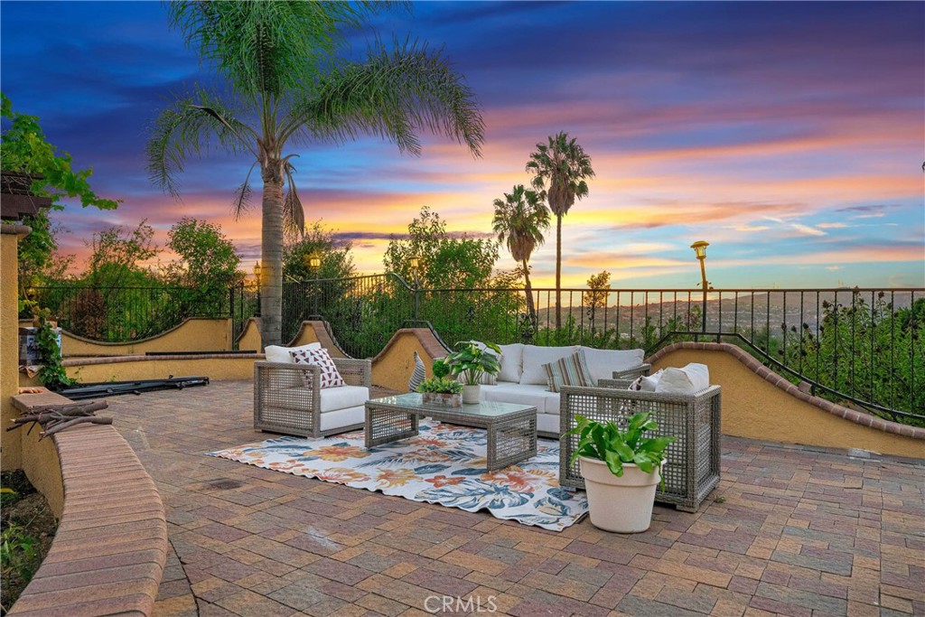16419 Canarias Property Photo 2