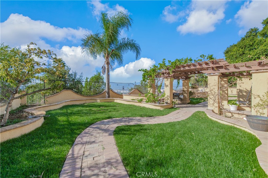 16419 Canarias Property Photo 6