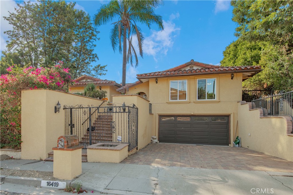 16419 Canarias Property Photo 7