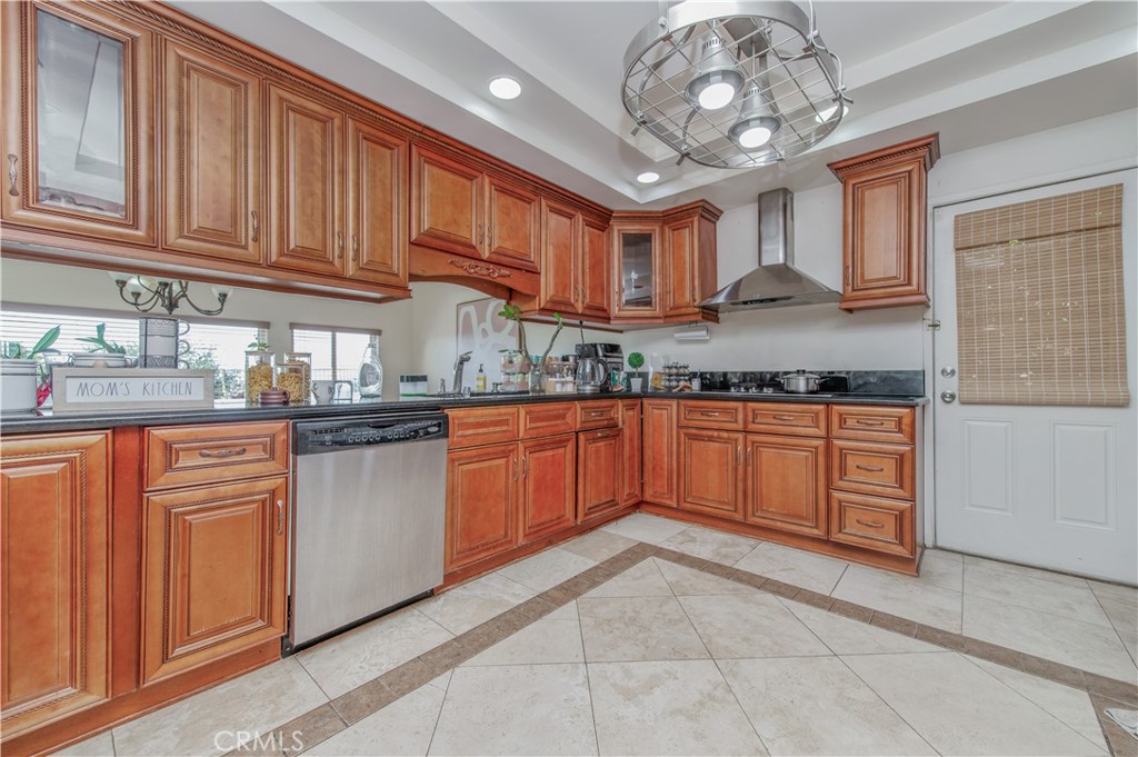 16419 Canarias Property Photo 21