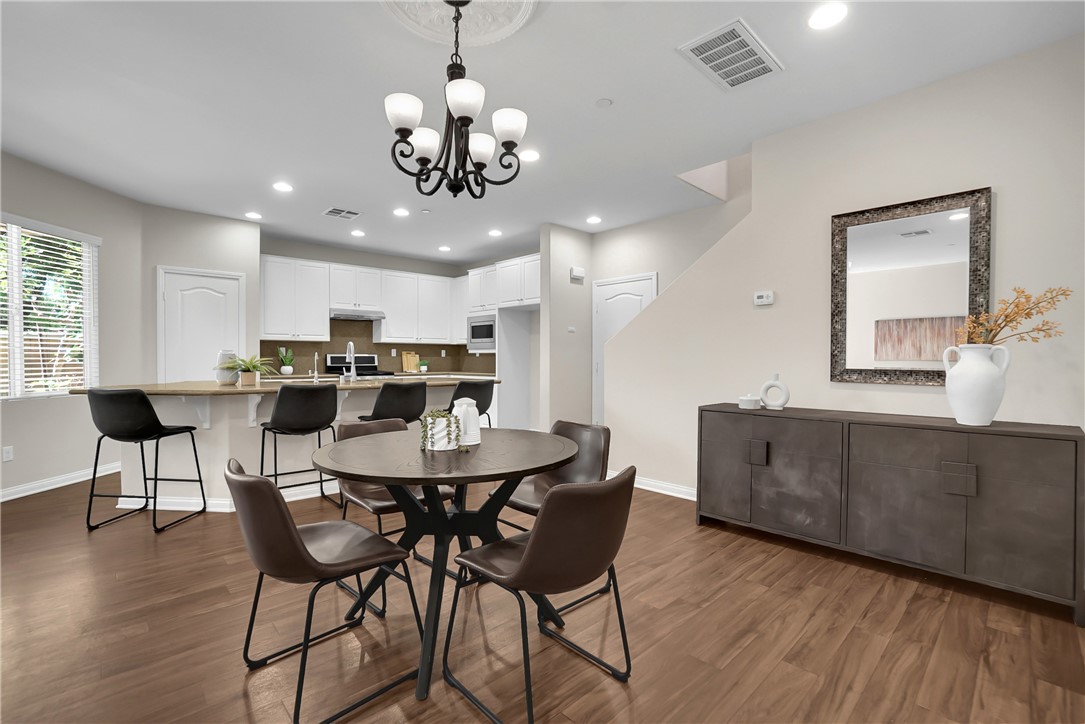 7255 Roselai Court Property Photo 12
