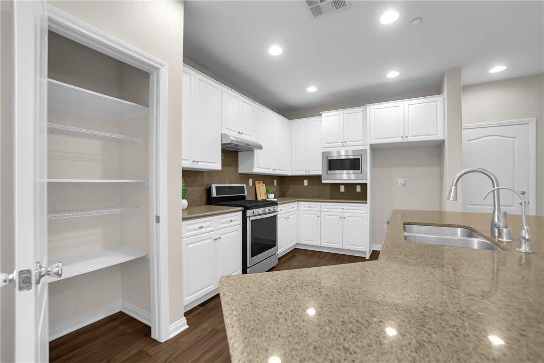 7255 Roselai Court Property Photo 16