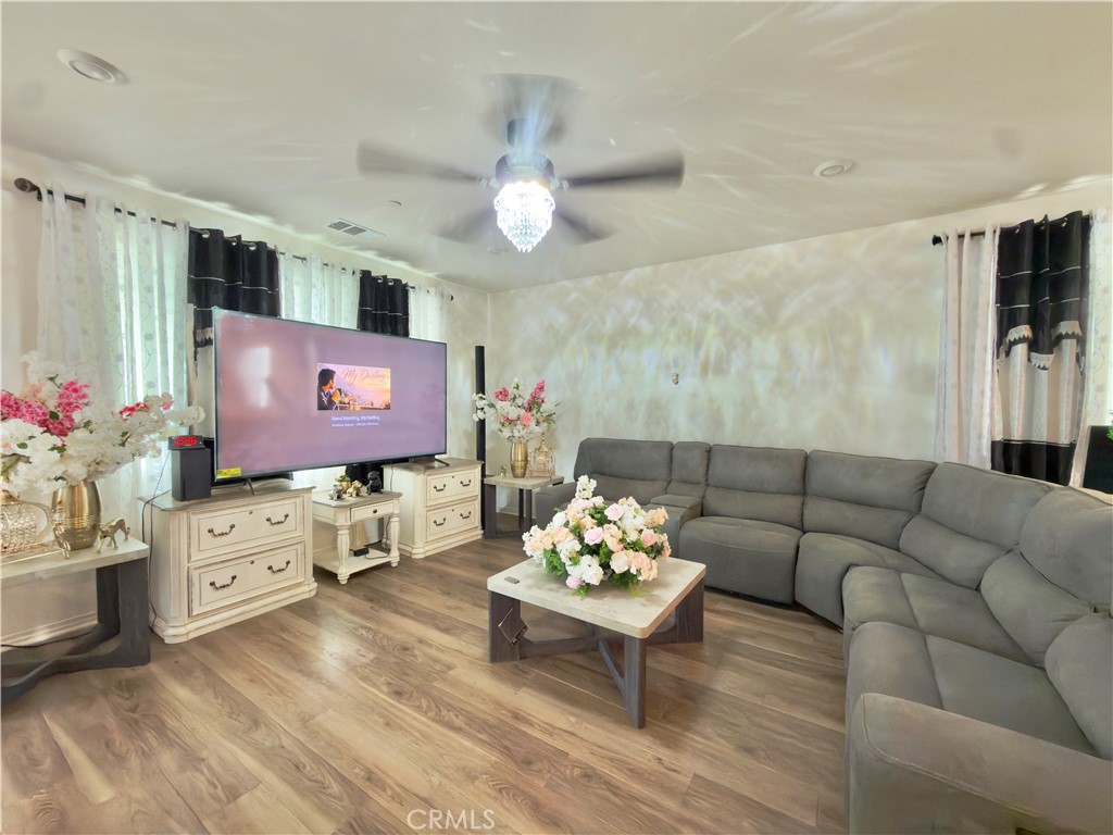 5189 Corral Way Property Photo 6