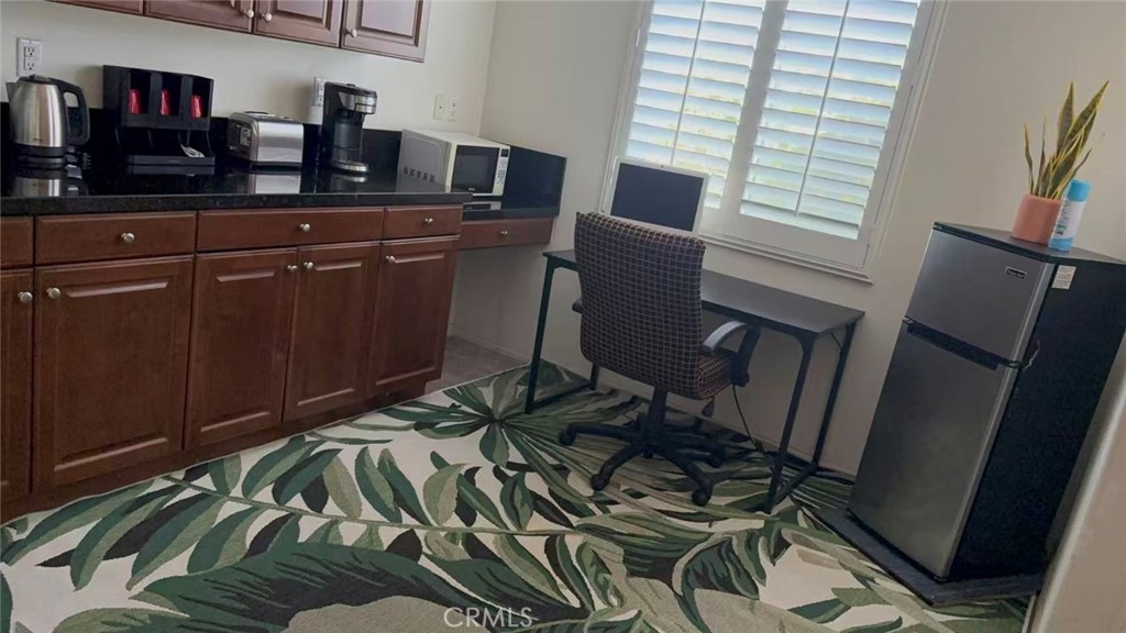 7008 Jetty Court Property Photo 5