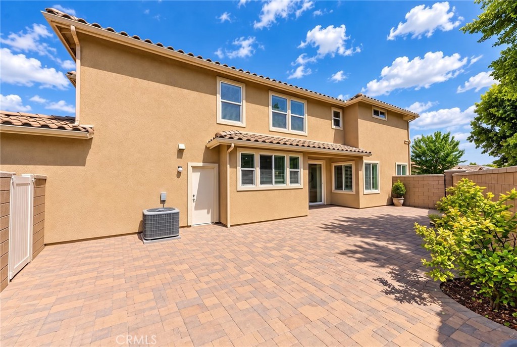 7271 Enclave Dr Property Photo 6