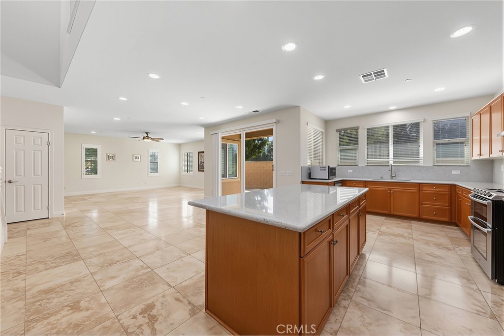 7271 Enclave Dr Property Photo 18