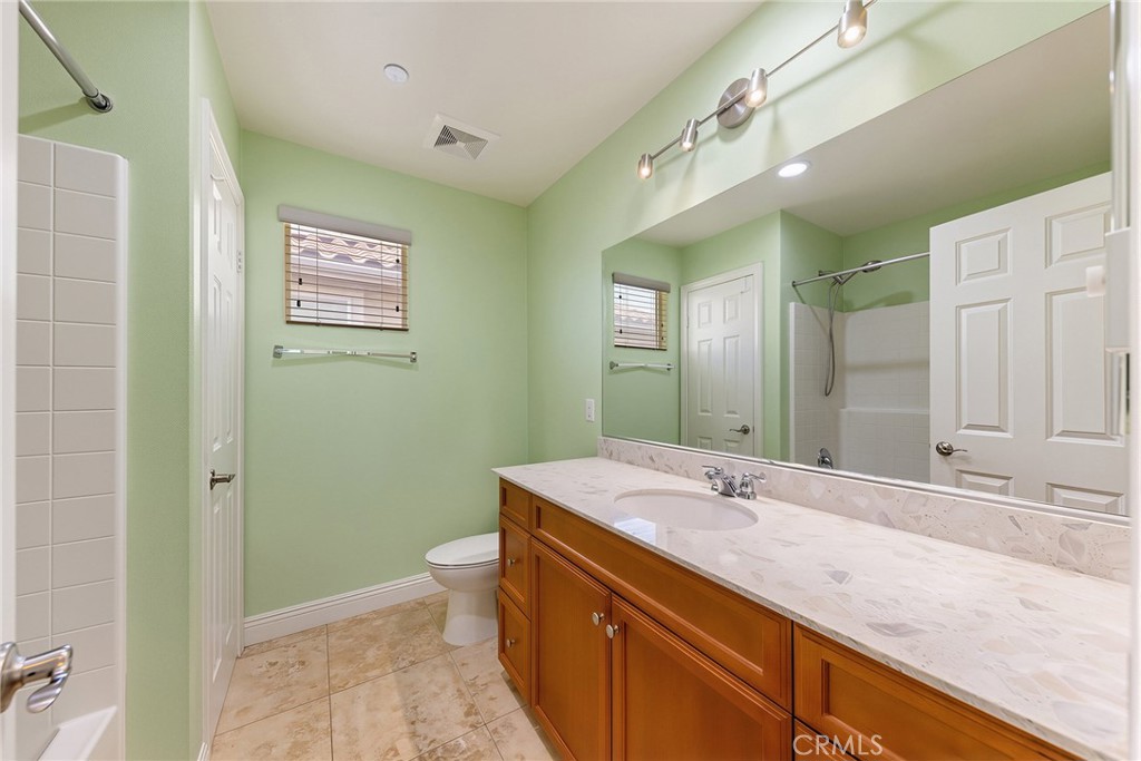 7271 Enclave Dr Property Photo 35