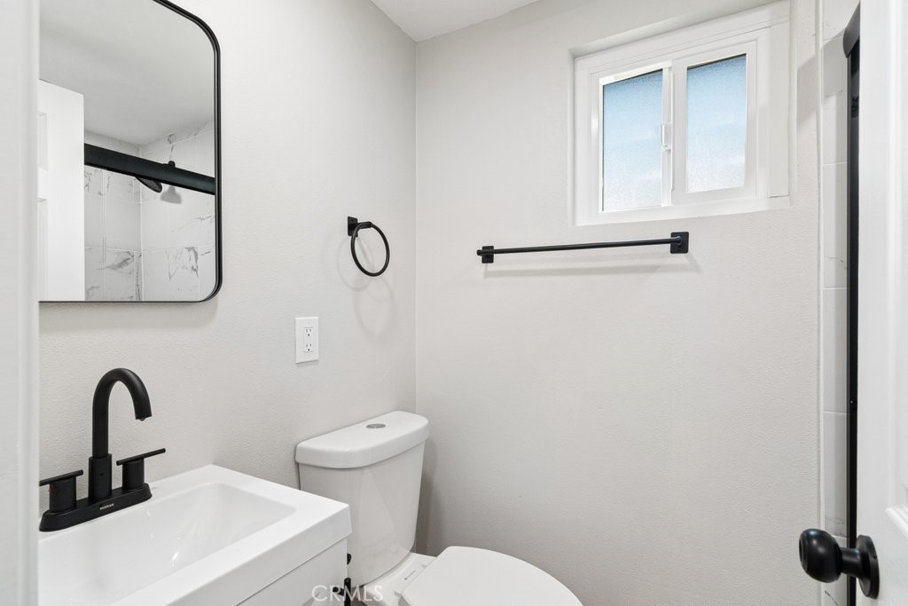 15016 Marigold Avenue Property Photo 12