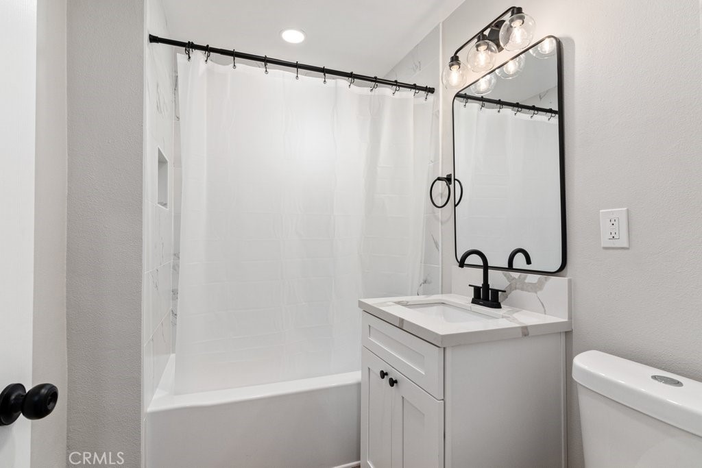 15016 Marigold Avenue Property Photo 13
