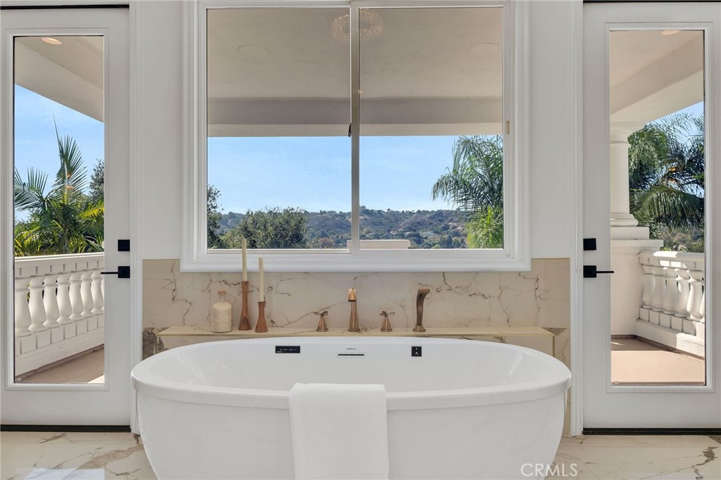 9 Rue Delacroix Property Photo 39