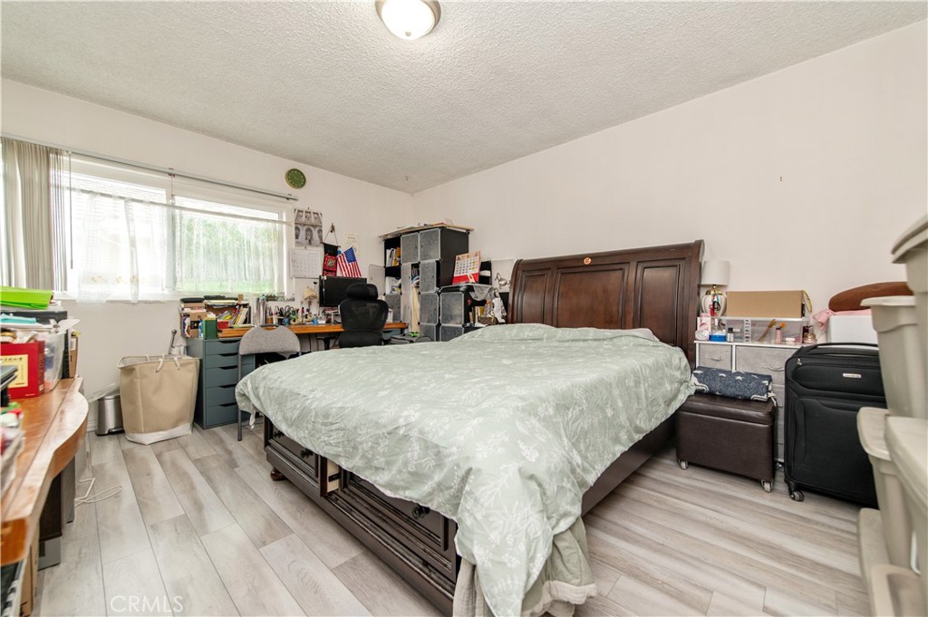 1122 W Huntington Drive 9 Property Photo 14