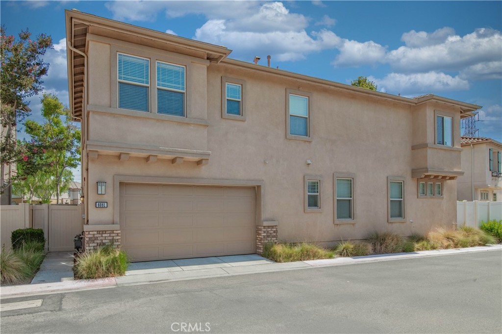 6081 Eucalyptus Property Photo 4