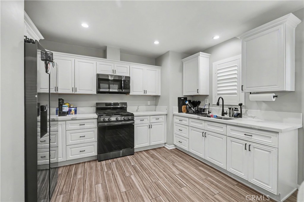 1136 Hancock Property Photo 8