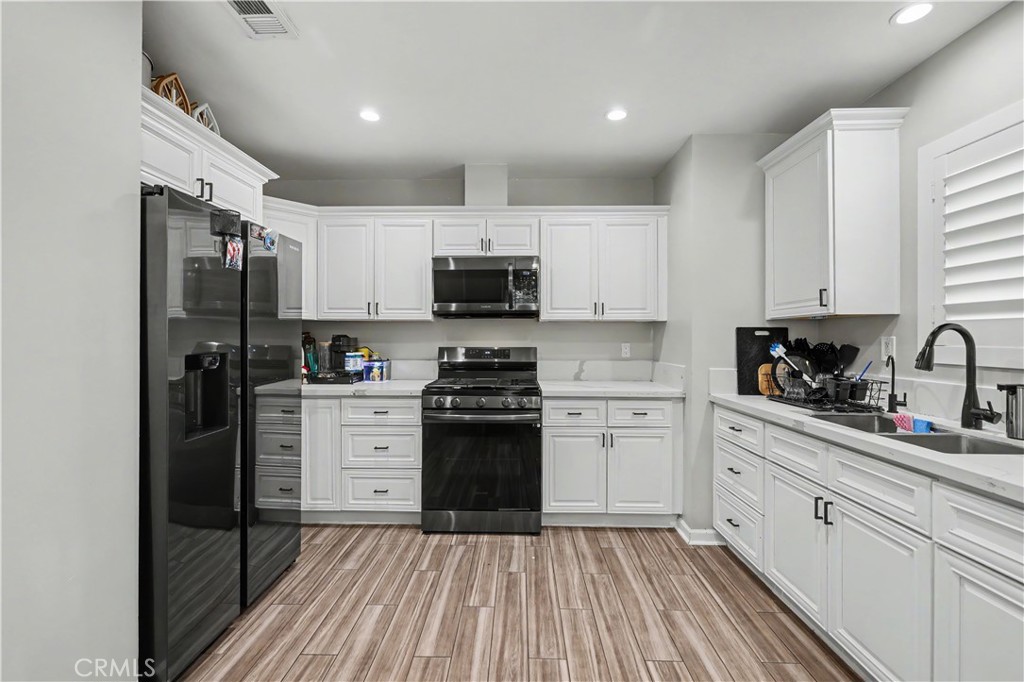 1136 Hancock Property Photo 9