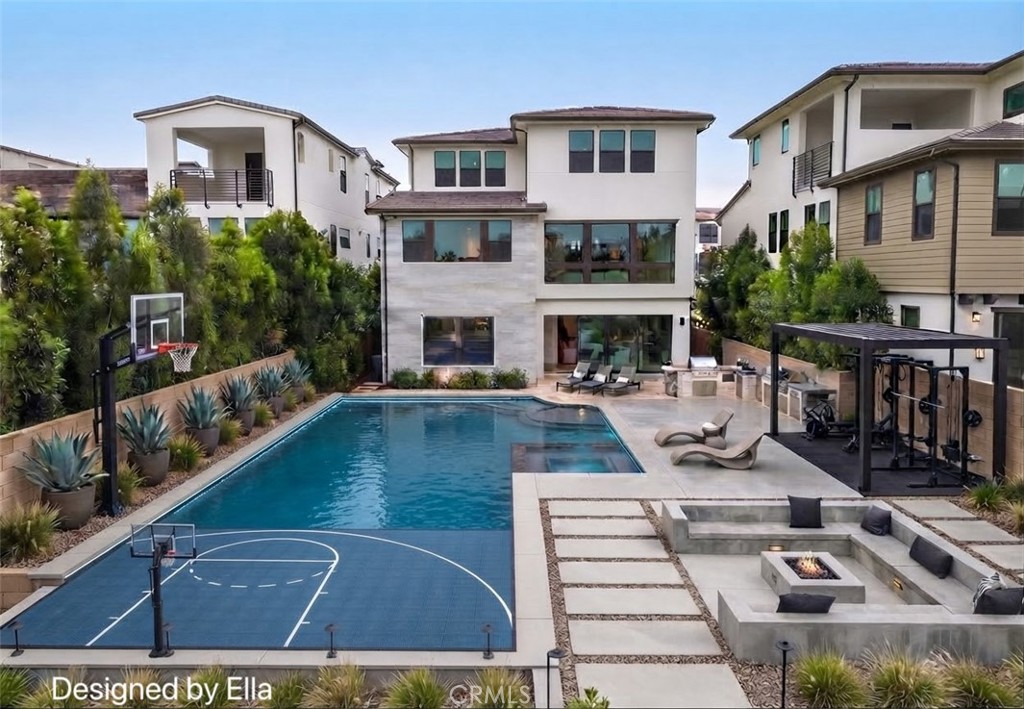 221 Stage Property Photo 2