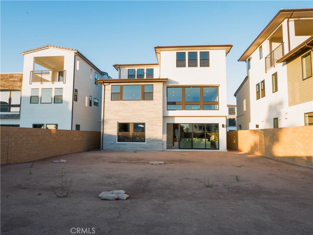 221 Stage Property Photo 5