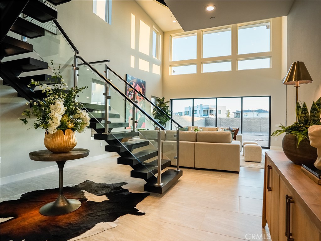 221 Stage Property Photo 6
