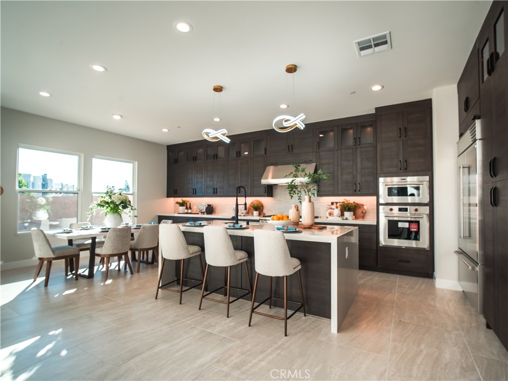 221 Stage Property Photo 9