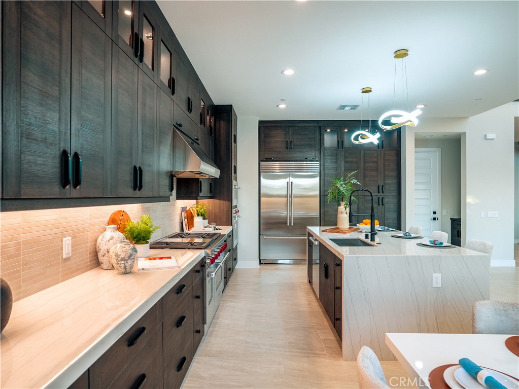 221 Stage Property Photo 10
