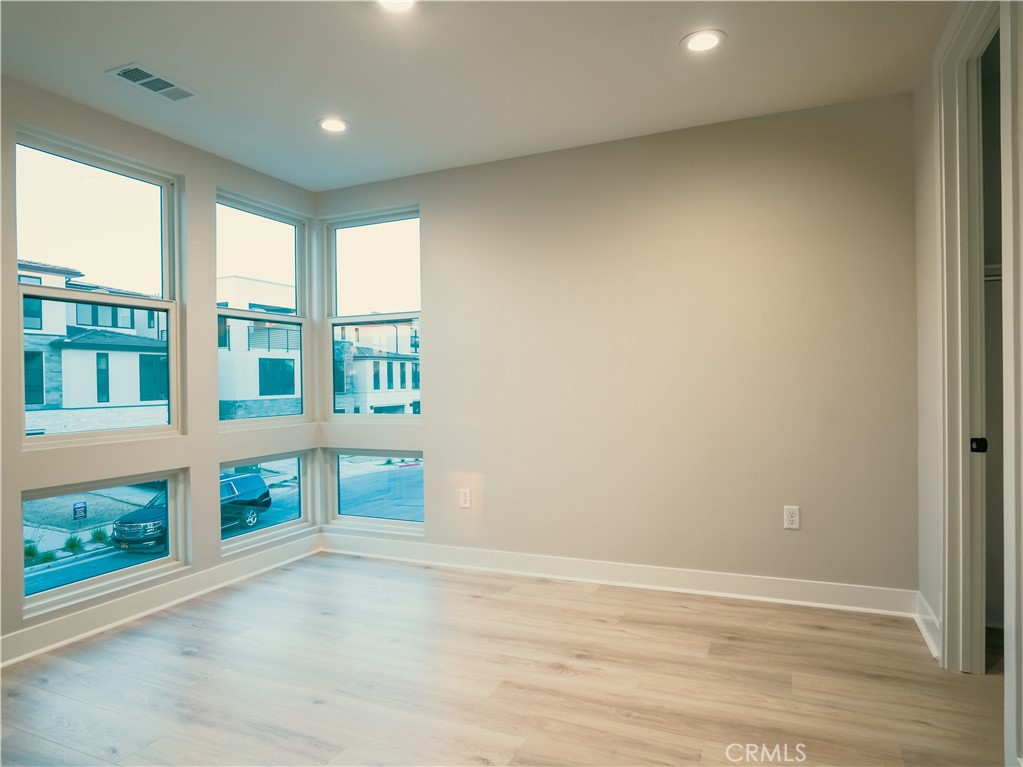 221 Stage Property Photo 19