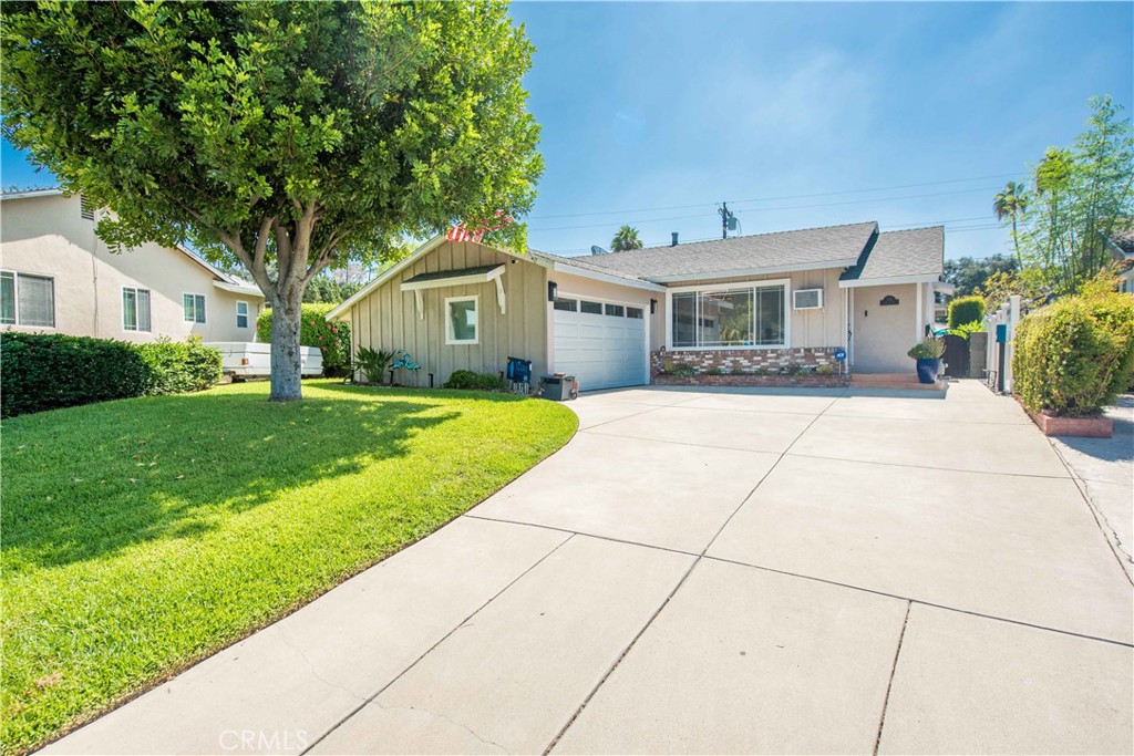 556 N Billow Property Photo 1