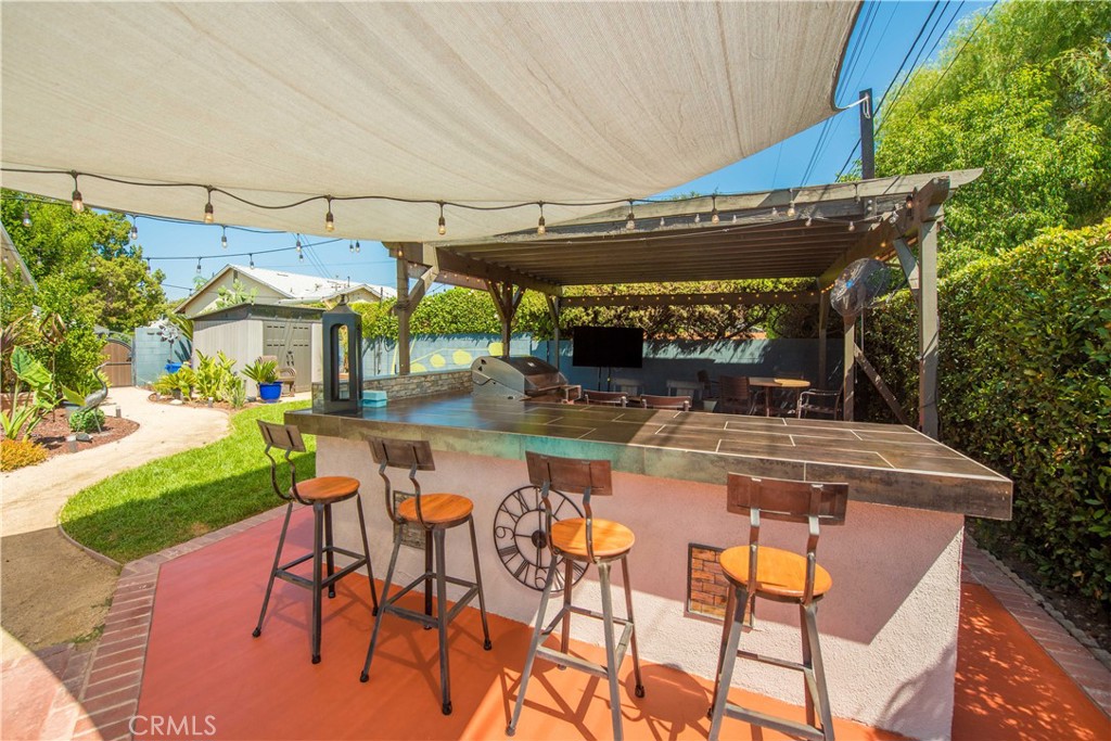 556 N Billow Property Photo 3