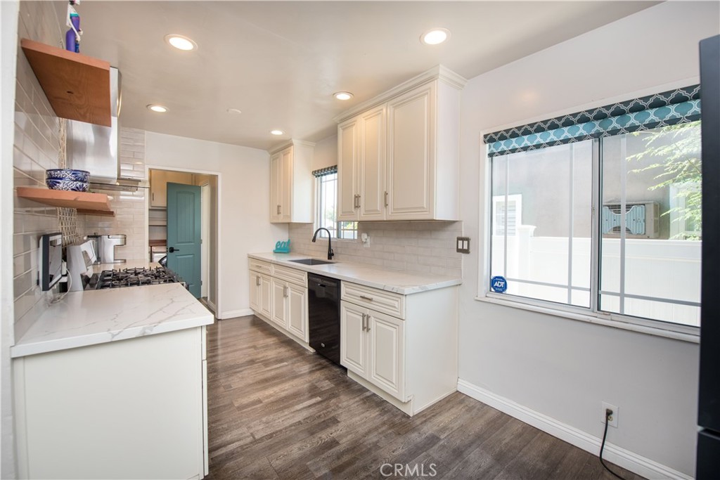 556 N Billow Property Photo 11